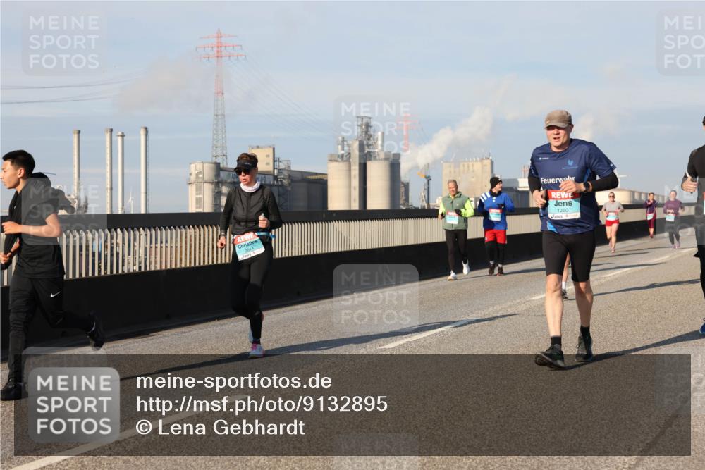03.10.2025 - Köhlbrandbrückenlauf Lena Gebhardt http://msf.ph/oto/9132895 03.10.2025 09:50:47 Position 2 2814, 1250 meine-sportfotos.de