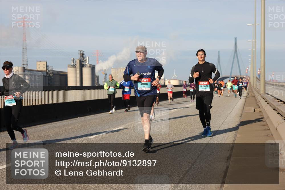 03.10.2025 - Köhlbrandbrückenlauf Lena Gebhardt http://msf.ph/oto/9132897 03.10.2025 09:50:47 Position 2 2814, 1250, 1089 meine-sportfotos.de