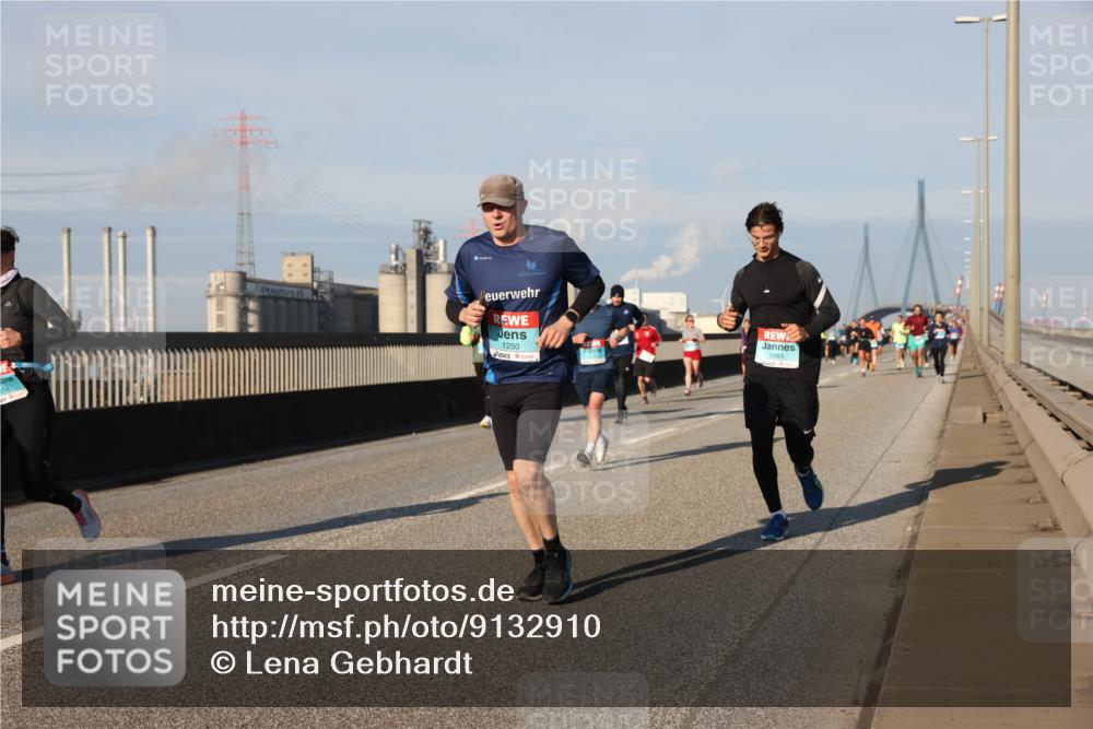 03.10.2025 - Köhlbrandbrückenlauf Lena Gebhardt http://msf.ph/oto/9132910 03.10.2025 09:50:48 Position 2 1250, 1089 meine-sportfotos.de
