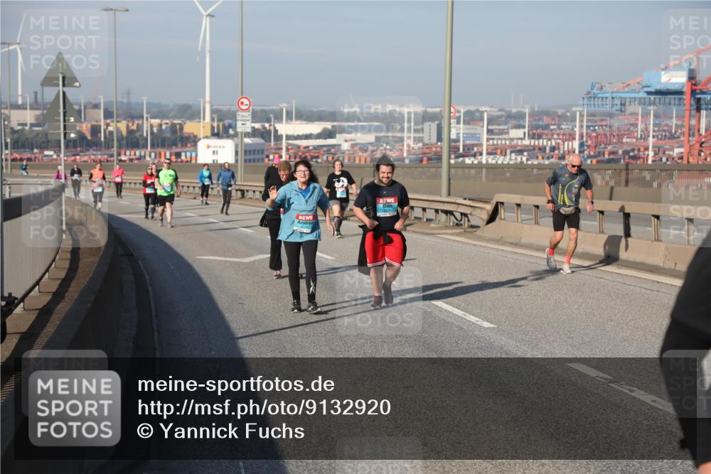 03.10.2025 - Köhlbrandbrückenlauf Yannick Fuchs http://msf.ph/oto/9132920 03.10.2025 09:05:20 Position 2  meine-sportfotos.de