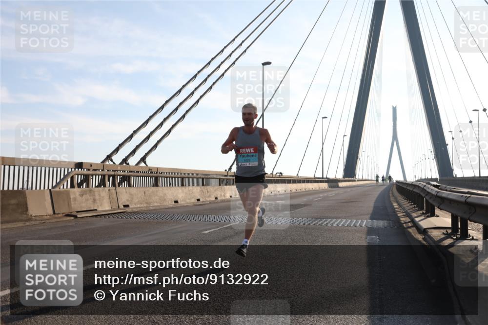 03.10.2025 - Köhlbrandbrückenlauf Yannick Fuchs http://msf.ph/oto/9132922 03.10.2025 08:19:28 Position 1 1022 meine-sportfotos.de