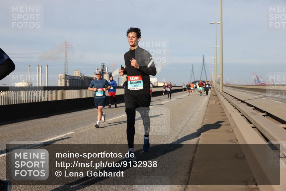 03.10.2025 - Köhlbrandbrückenlauf Lena Gebhardt http://msf.ph/oto/9132938 03.10.2025 09:50:49 Position 2 1089 meine-sportfotos.de