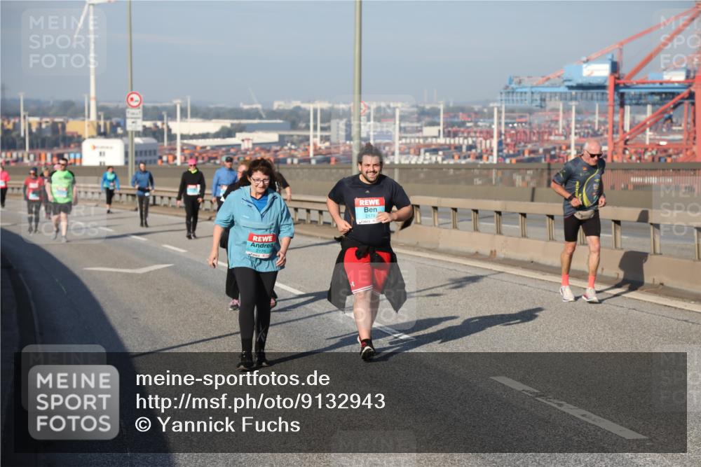 03.10.2025 - Köhlbrandbrückenlauf Yannick Fuchs http://msf.ph/oto/9132943 03.10.2025 09:05:22 Position 2 2178, 2179 meine-sportfotos.de