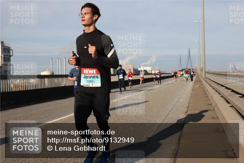 03.10.2025 - Köhlbrandbrückenlauf Lena Gebhardt http://msf.ph/oto/9132949 03.10.2025 09:50:50 Position 2 1089 meine-sportfotos.de