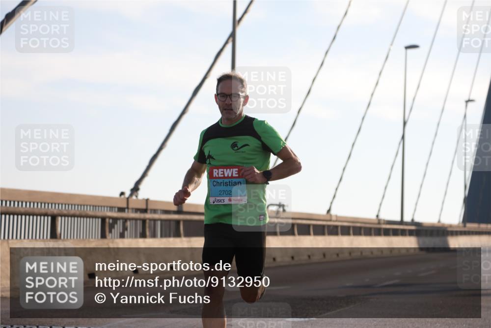 03.10.2025 - Köhlbrandbrückenlauf Yannick Fuchs http://msf.ph/oto/9132950 03.10.2025 08:19:42 Position 1 2702 meine-sportfotos.de