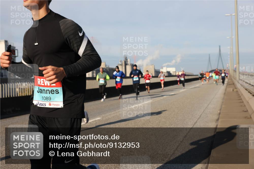 03.10.2025 - Köhlbrandbrückenlauf Lena Gebhardt http://msf.ph/oto/9132953 03.10.2025 09:50:50 Position 2 1089 meine-sportfotos.de
