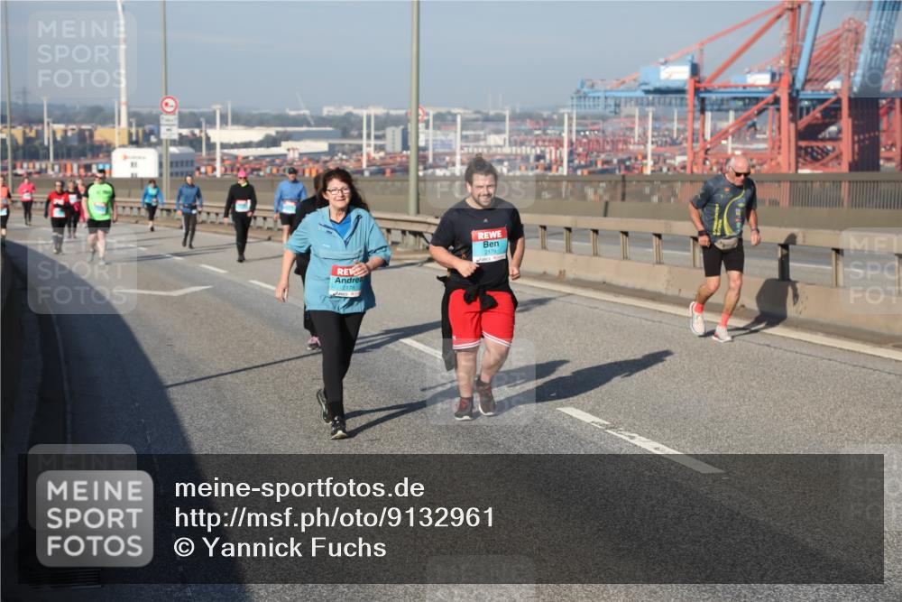 03.10.2025 - Köhlbrandbrückenlauf Yannick Fuchs http://msf.ph/oto/9132961 03.10.2025 09:05:23 Position 2 2178, 2179 meine-sportfotos.de