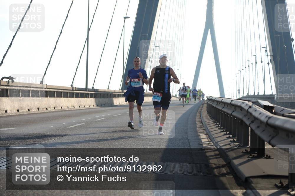 03.10.2025 - Köhlbrandbrückenlauf Yannick Fuchs http://msf.ph/oto/9132962 03.10.2025 08:19:43 Position 1  meine-sportfotos.de
