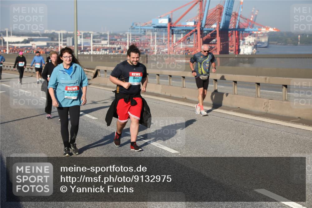 03.10.2025 - Köhlbrandbrückenlauf Yannick Fuchs http://msf.ph/oto/9132975 03.10.2025 09:05:24 Position 2 2178, 2179 meine-sportfotos.de