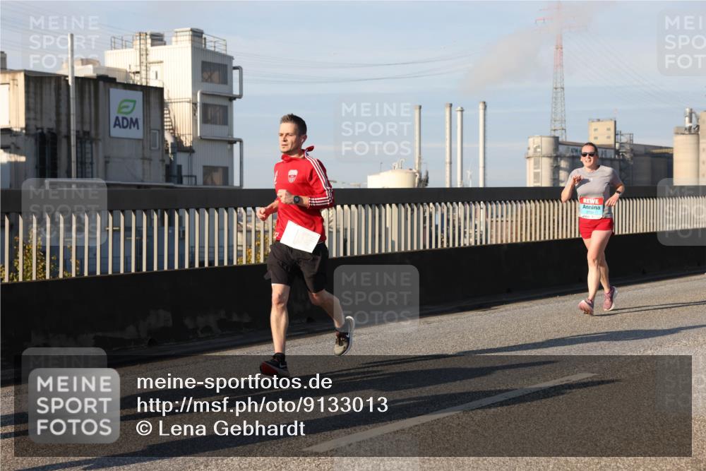 03.10.2025 - Köhlbrandbrückenlauf Lena Gebhardt http://msf.ph/oto/9133013 03.10.2025 09:50:54 Position 2  meine-sportfotos.de