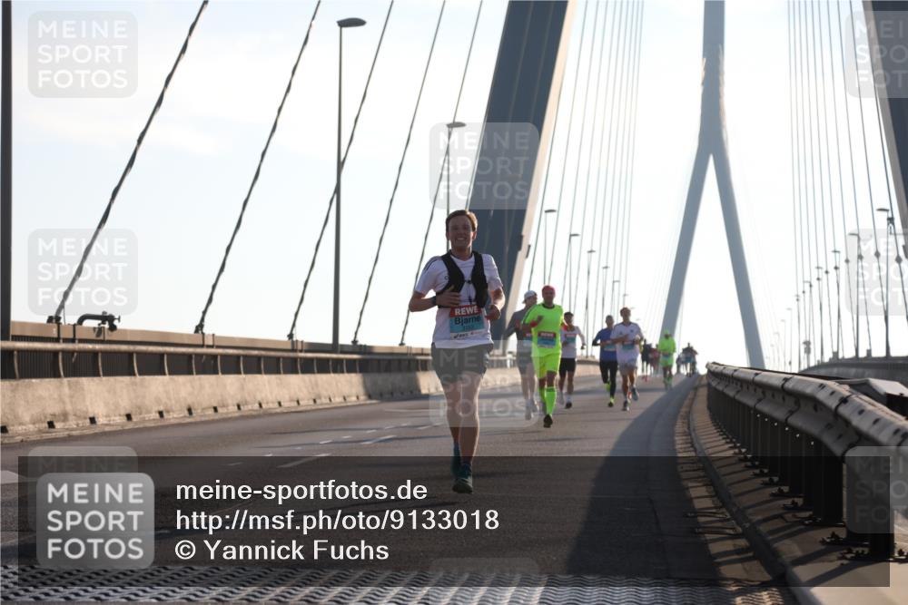 03.10.2025 - Köhlbrandbrückenlauf Yannick Fuchs http://msf.ph/oto/9133018 03.10.2025 08:19:53 Position 1  meine-sportfotos.de
