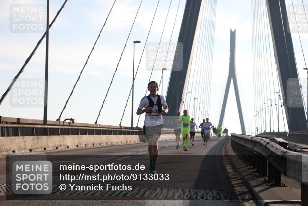 03.10.2025 - Köhlbrandbrückenlauf Yannick Fuchs http://msf.ph/oto/9133033 03.10.2025 08:19:54 Position 1 3153 meine-sportfotos.de