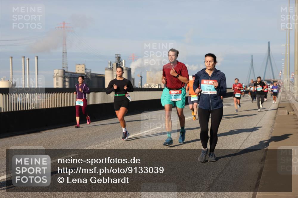 03.10.2025 - Köhlbrandbrückenlauf Lena Gebhardt http://msf.ph/oto/9133039 03.10.2025 09:50:58 Position 2 3838, 3177 meine-sportfotos.de