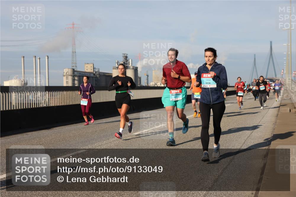 03.10.2025 - Köhlbrandbrückenlauf Lena Gebhardt http://msf.ph/oto/9133049 03.10.2025 09:50:58 Position 2 3177, 3838 meine-sportfotos.de
