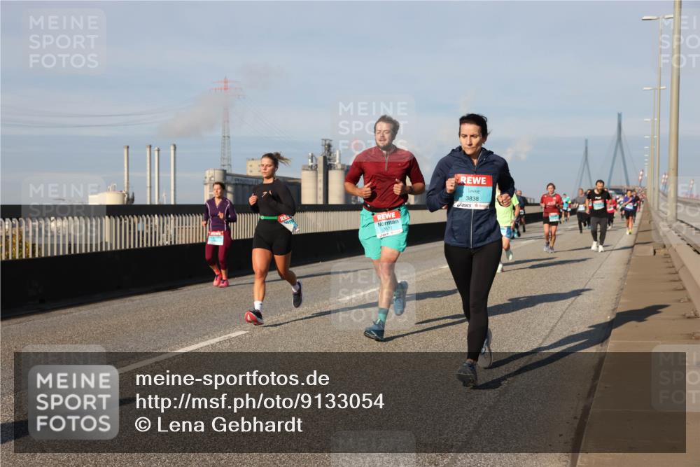 03.10.2025 - Köhlbrandbrückenlauf Lena Gebhardt http://msf.ph/oto/9133054 03.10.2025 09:50:58 Position 2 3177, 3838 meine-sportfotos.de
