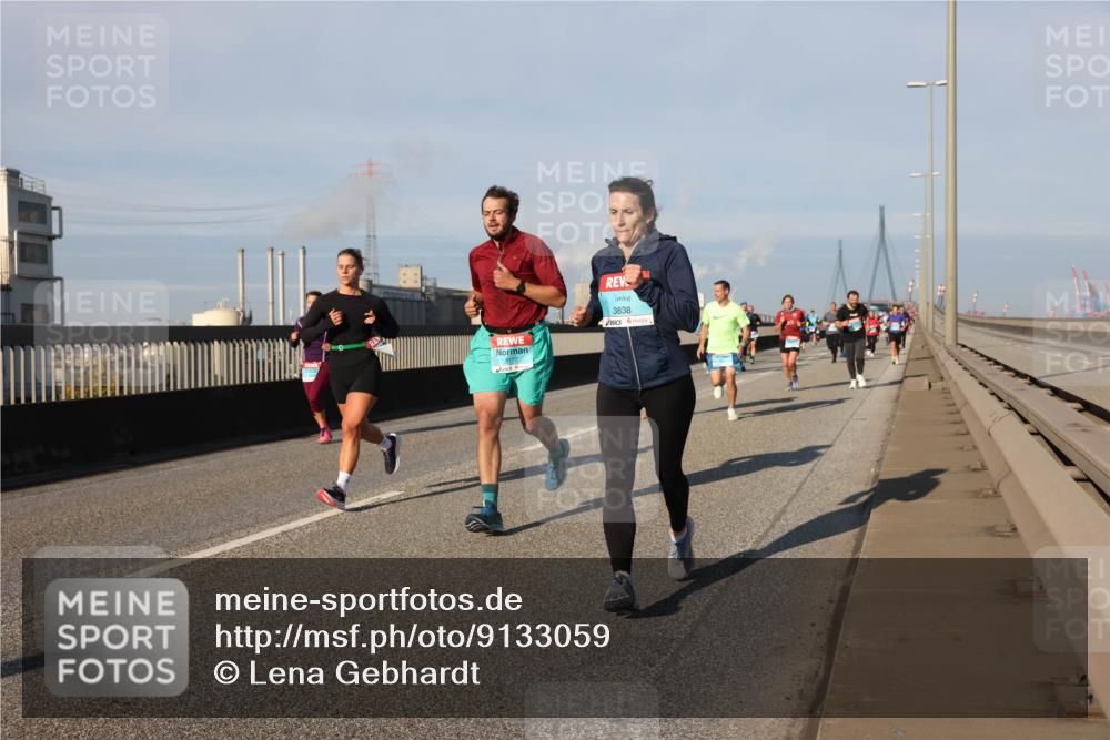 03.10.2025 - Köhlbrandbrückenlauf Lena Gebhardt http://msf.ph/oto/9133059 03.10.2025 09:50:59 Position 2 3838, 3177 meine-sportfotos.de
