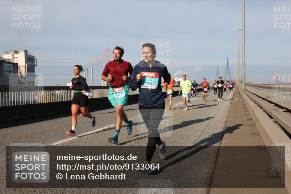 03.10.2025 - Köhlbrandbrückenlauf Lena Gebhardt http://msf.ph/oto/9133064 03.10.2025 09:50:59 Position 2 3177, 3838 meine-sportfotos.de