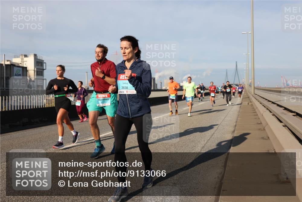03.10.2025 - Köhlbrandbrückenlauf Lena Gebhardt http://msf.ph/oto/9133066 03.10.2025 09:50:59 Position 2 3177, 3838 meine-sportfotos.de