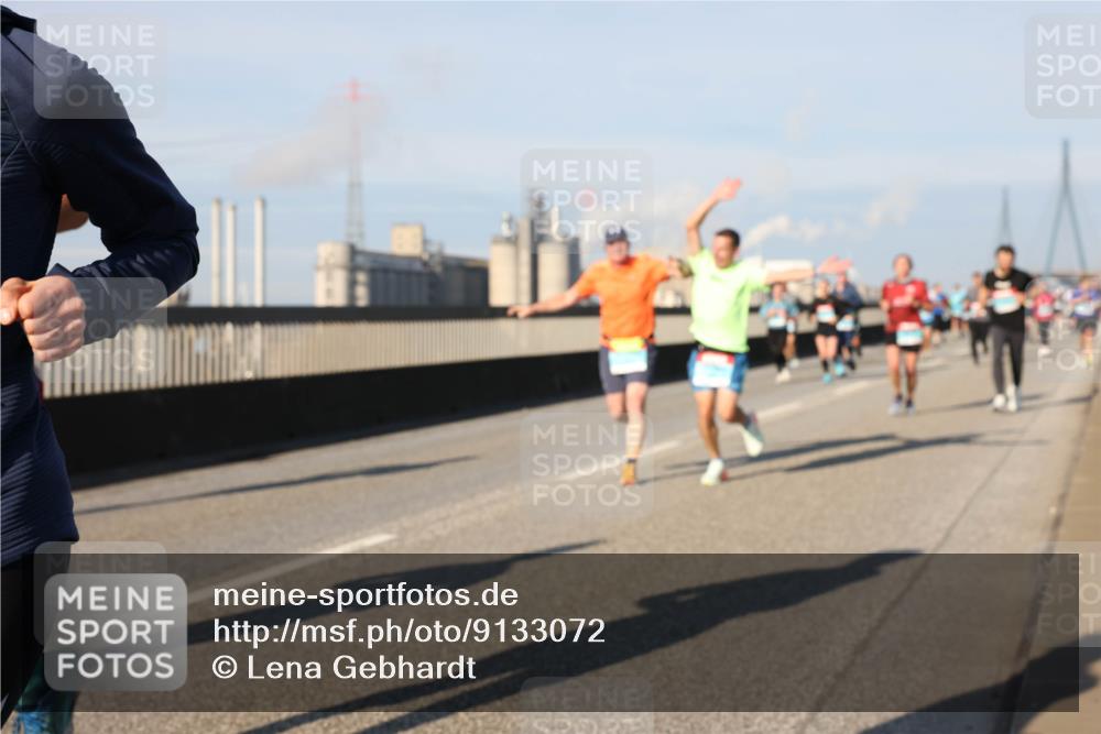 03.10.2025 - Köhlbrandbrückenlauf Lena Gebhardt http://msf.ph/oto/9133072 03.10.2025 09:51:00 Position 2  meine-sportfotos.de
