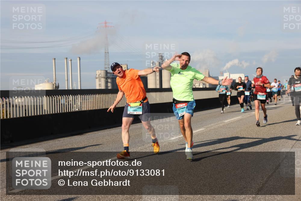 03.10.2025 - Köhlbrandbrückenlauf Lena Gebhardt http://msf.ph/oto/9133081 03.10.2025 09:51:01 Position 2 6, 2983, 29 meine-sportfotos.de