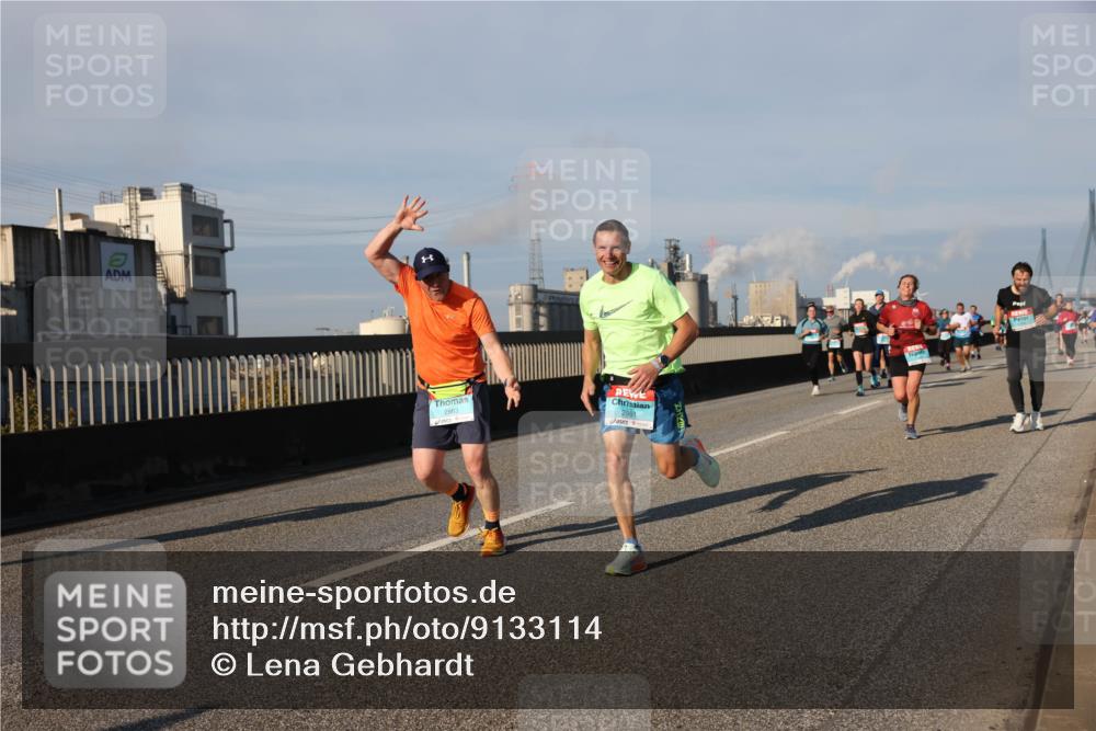 03.10.2025 - Köhlbrandbrückenlauf Lena Gebhardt http://msf.ph/oto/9133114 03.10.2025 09:51:01 Position 2 2981 meine-sportfotos.de