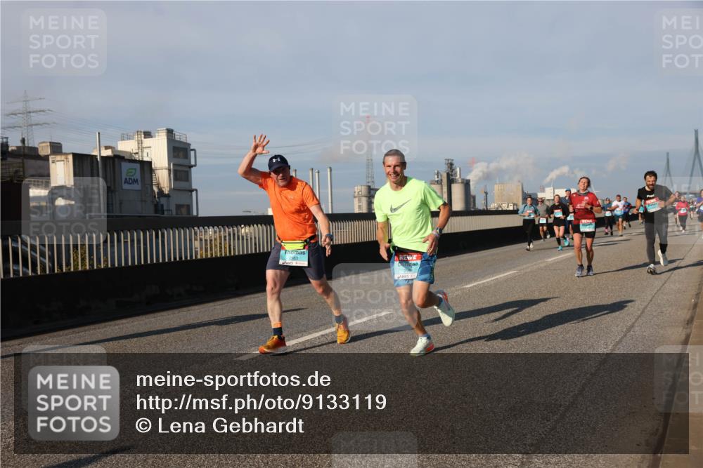 03.10.2025 - Köhlbrandbrückenlauf Lena Gebhardt http://msf.ph/oto/9133119 03.10.2025 09:51:01 Position 2  meine-sportfotos.de