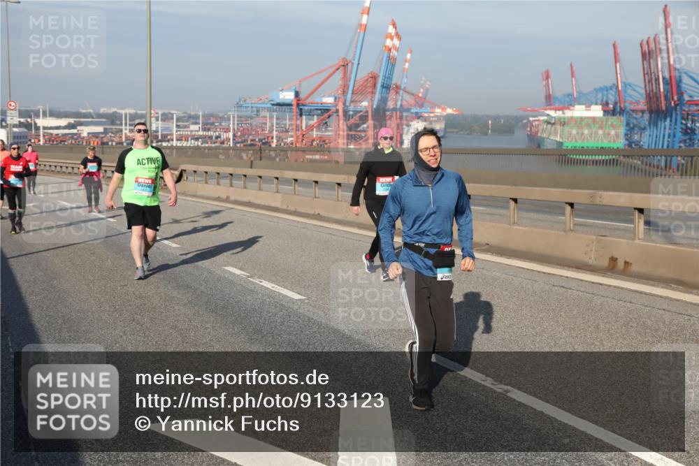03.10.2025 - Köhlbrandbrückenlauf Yannick Fuchs http://msf.ph/oto/9133123 03.10.2025 09:05:38 Position 2  meine-sportfotos.de