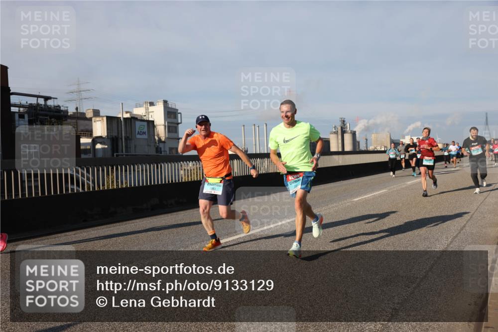 03.10.2025 - Köhlbrandbrückenlauf Lena Gebhardt http://msf.ph/oto/9133129 03.10.2025 09:51:01 Position 2 983 meine-sportfotos.de