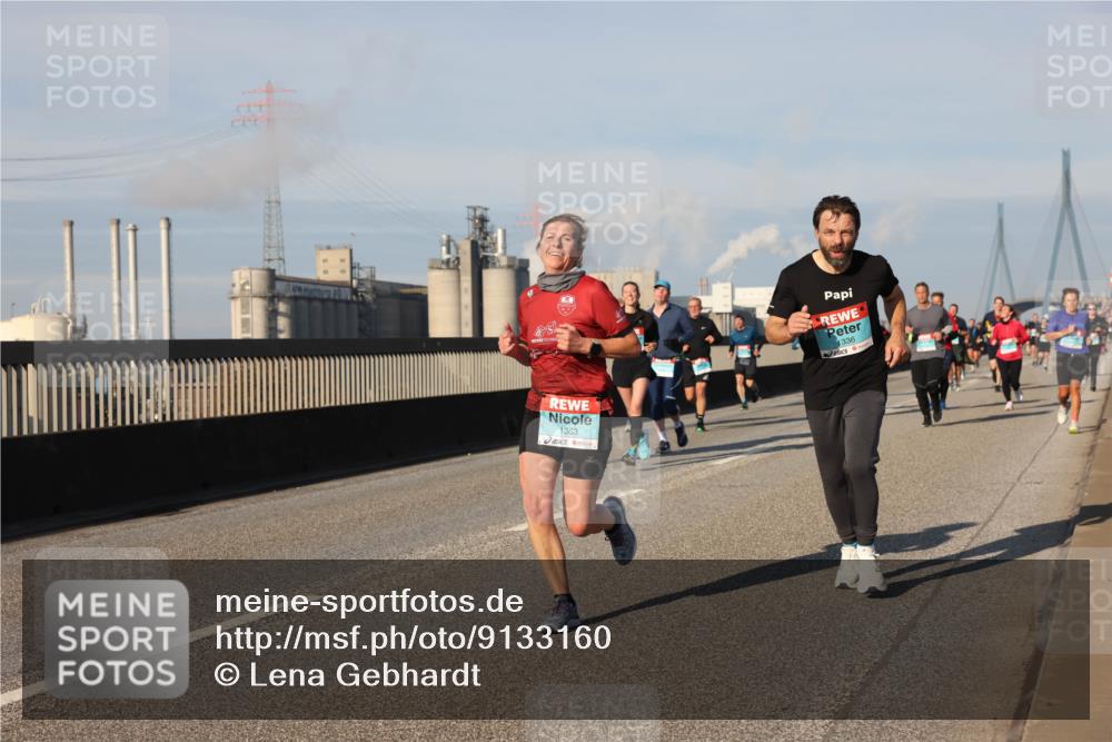 03.10.2025 - Köhlbrandbrückenlauf Lena Gebhardt http://msf.ph/oto/9133160 03.10.2025 09:51:03 Position 2 1363, 336 meine-sportfotos.de