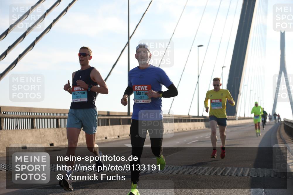 03.10.2025 - Köhlbrandbrückenlauf Yannick Fuchs http://msf.ph/oto/9133191 03.10.2025 08:20:03 Position 1 1017, 1057 meine-sportfotos.de
