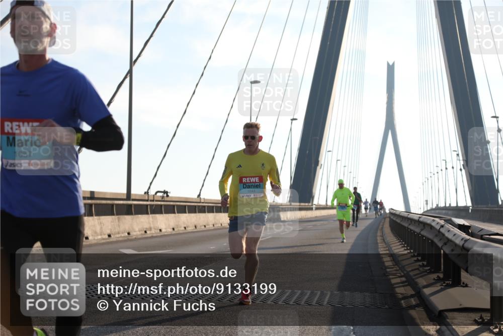 03.10.2025 - Köhlbrandbrückenlauf Yannick Fuchs http://msf.ph/oto/9133199 03.10.2025 08:20:04 Position 1 1057, 1044 meine-sportfotos.de