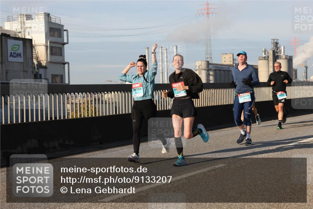 03.10.2025 - Köhlbrandbrückenlauf Lena Gebhardt http://msf.ph/oto/9133207 03.10.2025 09:51:05 Position 2 3362, 3361, 1364 meine-sportfotos.de