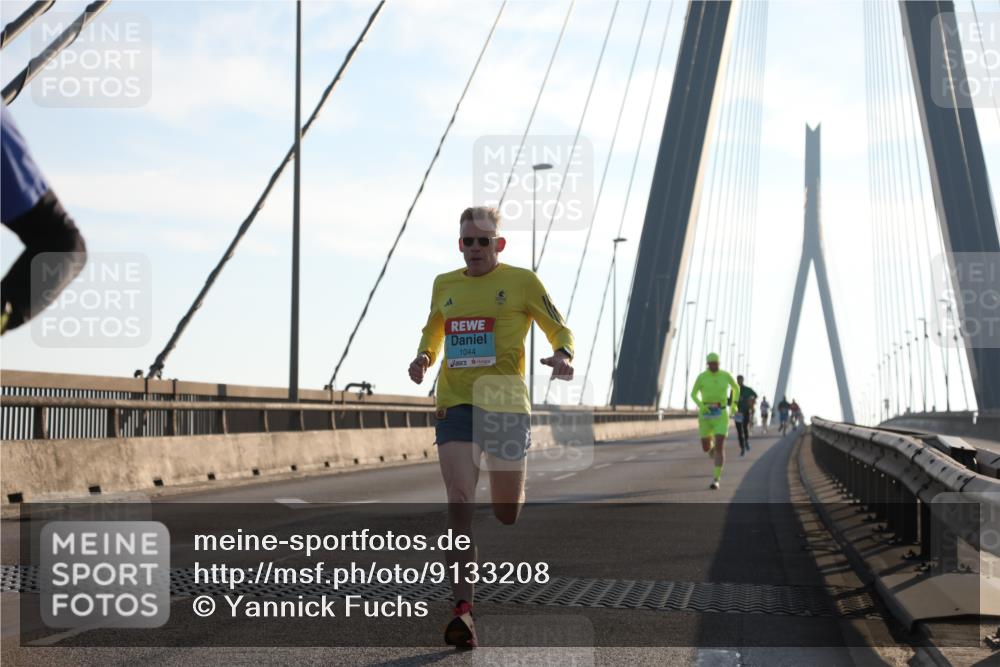 03.10.2025 - Köhlbrandbrückenlauf Yannick Fuchs http://msf.ph/oto/9133208 03.10.2025 08:20:04 Position 1 1044 meine-sportfotos.de