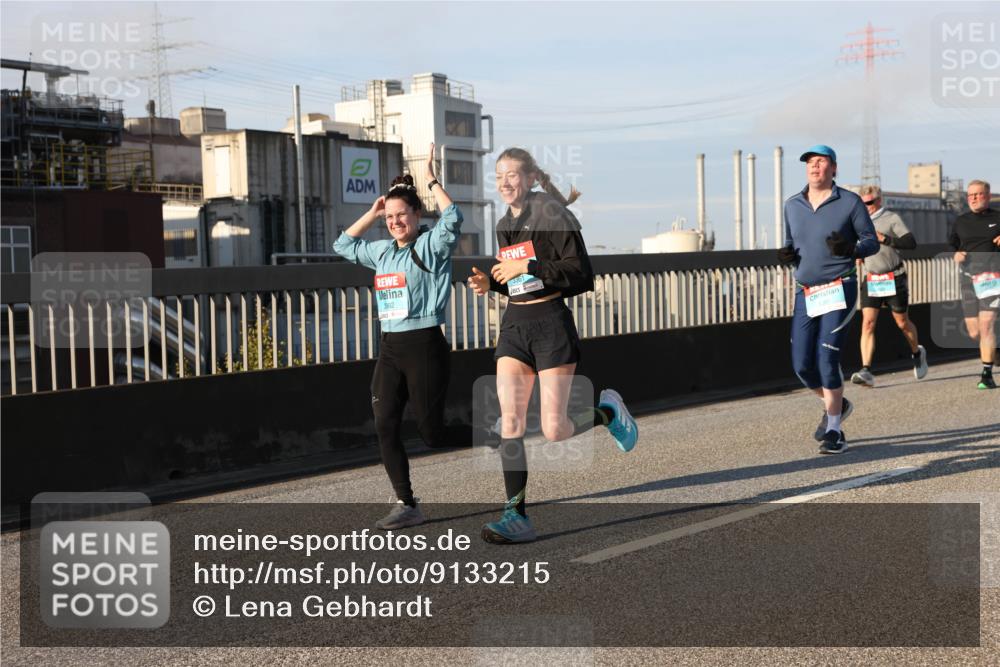 03.10.2025 - Köhlbrandbrückenlauf Lena Gebhardt http://msf.ph/oto/9133215 03.10.2025 09:51:06 Position 2 362 meine-sportfotos.de