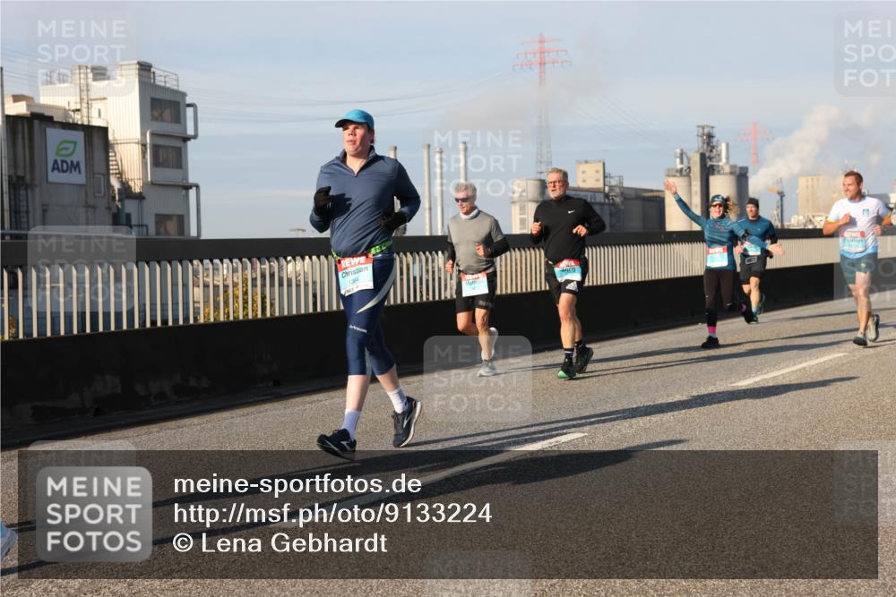 03.10.2025 - Köhlbrandbrückenlauf Lena Gebhardt http://msf.ph/oto/9133224 03.10.2025 09:51:07 Position 2 364 meine-sportfotos.de