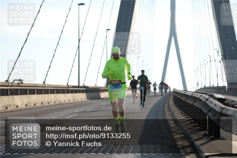 03.10.2025 - Köhlbrandbrückenlauf Yannick Fuchs http://msf.ph/oto/9133255 03.10.2025 08:20:07 Position 1 3460 meine-sportfotos.de