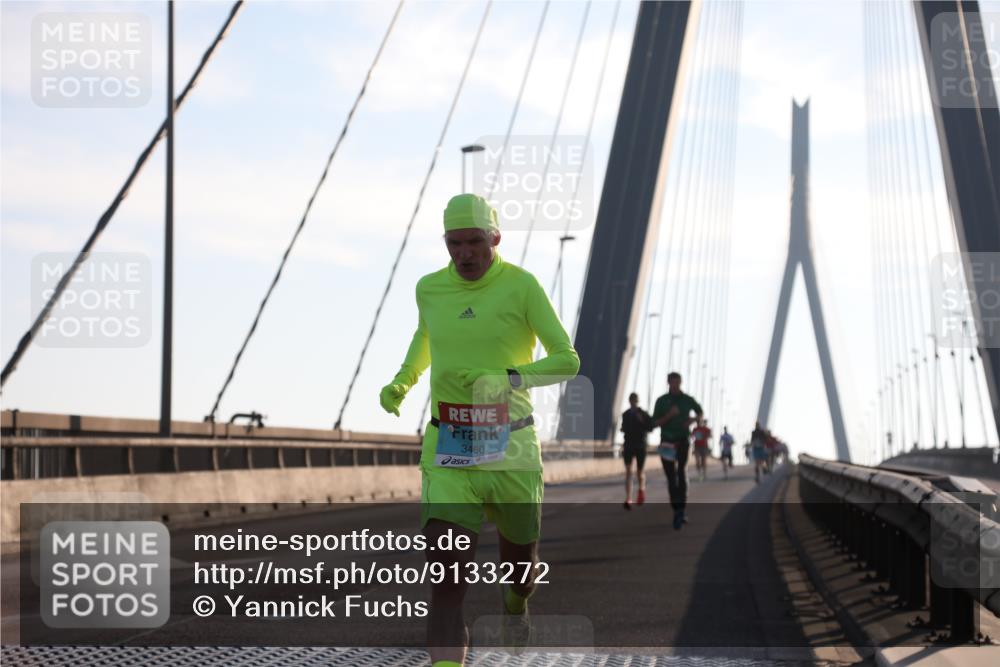03.10.2025 - Köhlbrandbrückenlauf Yannick Fuchs http://msf.ph/oto/9133272 03.10.2025 08:20:08 Position 1 3460 meine-sportfotos.de