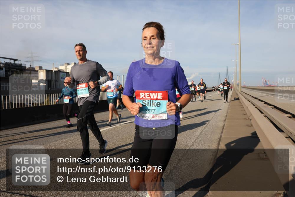 03.10.2025 - Köhlbrandbrückenlauf Lena Gebhardt http://msf.ph/oto/9133276 03.10.2025 09:51:09 Position 2 1172, 2677 meine-sportfotos.de