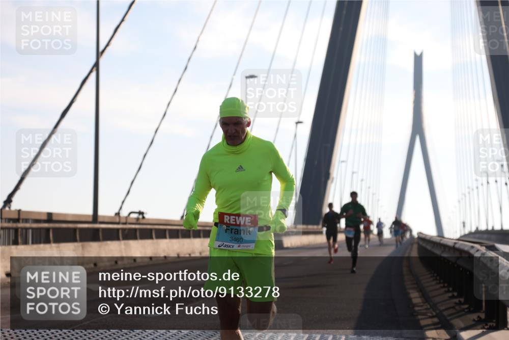 03.10.2025 - Köhlbrandbrückenlauf Yannick Fuchs http://msf.ph/oto/9133278 03.10.2025 08:20:08 Position 1 3460 meine-sportfotos.de