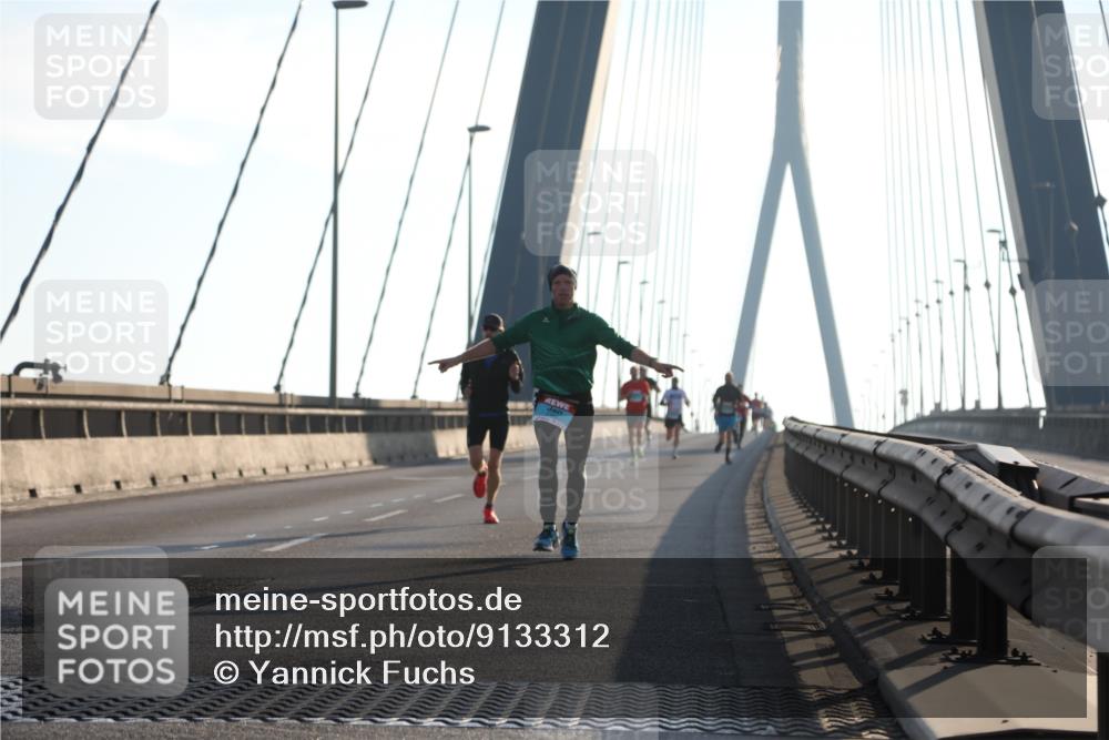 03.10.2025 - Köhlbrandbrückenlauf Yannick Fuchs http://msf.ph/oto/9133312 03.10.2025 08:20:10 Position 1  meine-sportfotos.de