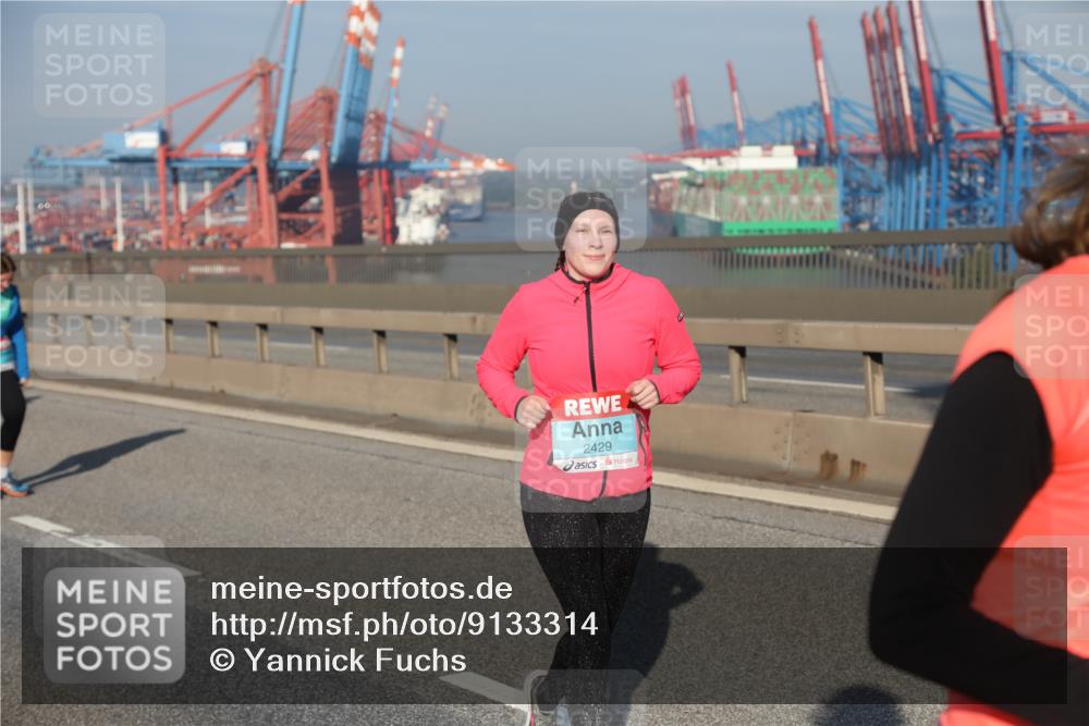 03.10.2025 - Köhlbrandbrückenlauf Yannick Fuchs http://msf.ph/oto/9133314 03.10.2025 09:05:51 Position 2 6000, 2429 meine-sportfotos.de