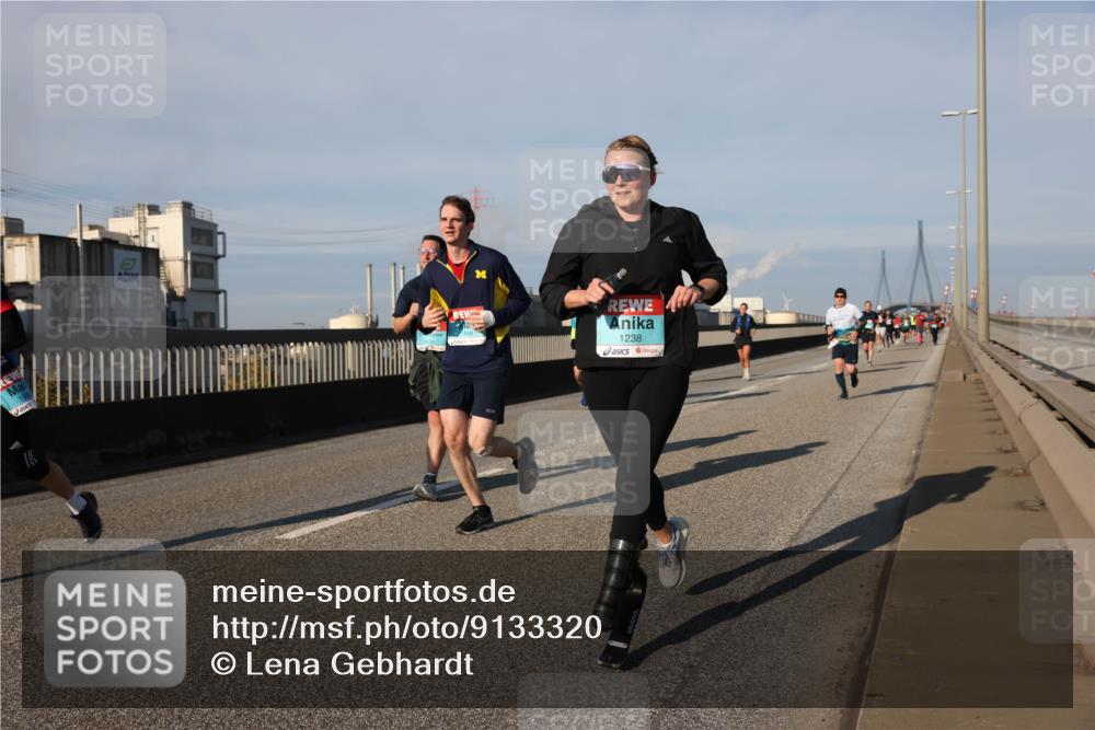 03.10.2025 - Köhlbrandbrückenlauf Lena Gebhardt http://msf.ph/oto/9133320 03.10.2025 09:51:13 Position 2 1238 meine-sportfotos.de