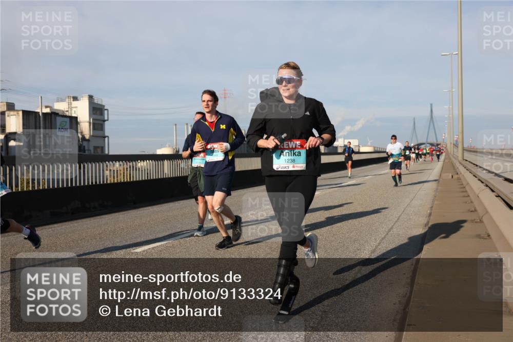 03.10.2025 - Köhlbrandbrückenlauf Lena Gebhardt http://msf.ph/oto/9133324 03.10.2025 09:51:13 Position 2 1238 meine-sportfotos.de