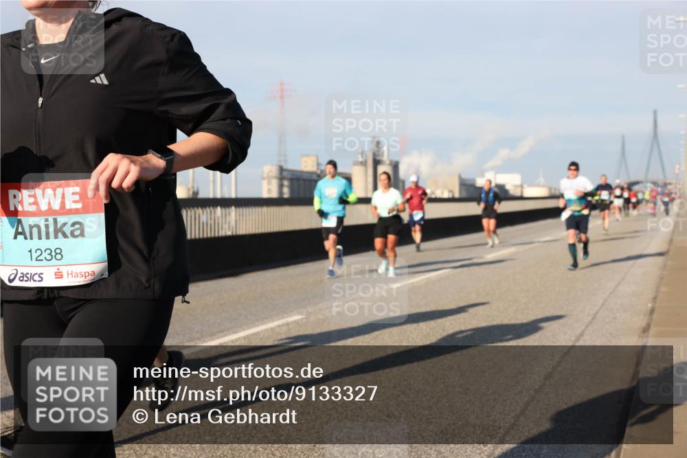03.10.2025 - Köhlbrandbrückenlauf Lena Gebhardt http://msf.ph/oto/9133327 03.10.2025 09:51:14 Position 2 1238 meine-sportfotos.de