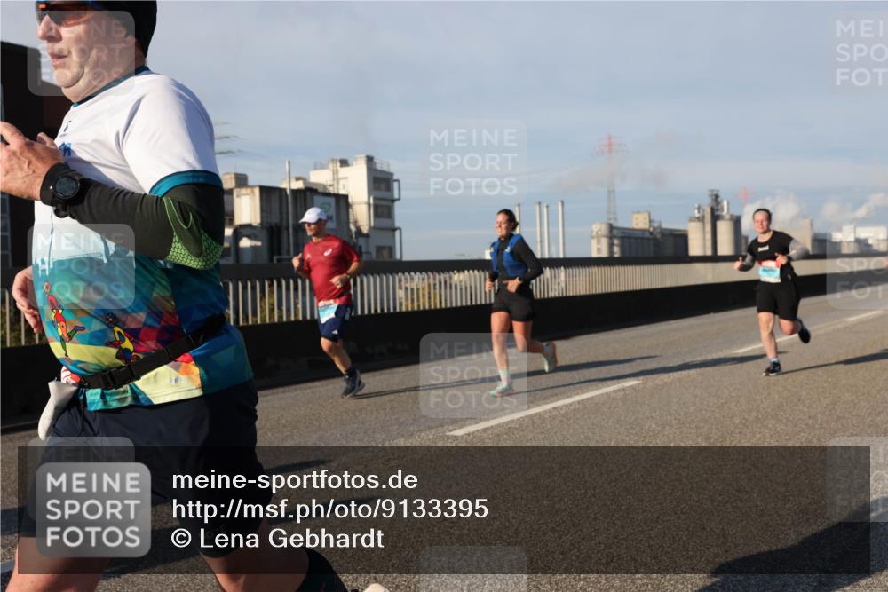03.10.2025 - Köhlbrandbrückenlauf Lena Gebhardt http://msf.ph/oto/9133395 03.10.2025 09:51:18 Position 2  meine-sportfotos.de