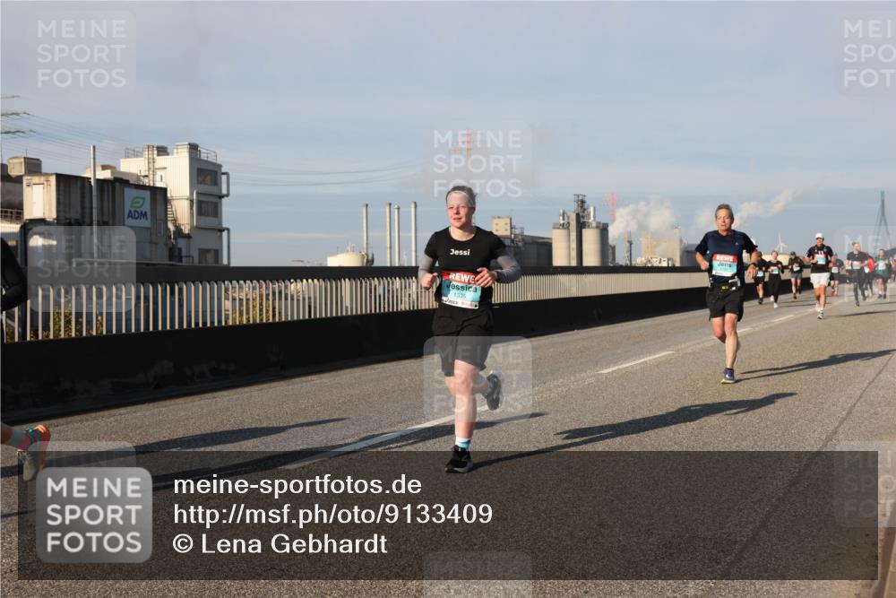 03.10.2025 - Köhlbrandbrückenlauf Lena Gebhardt http://msf.ph/oto/9133409 03.10.2025 09:51:19 Position 2 1335 meine-sportfotos.de