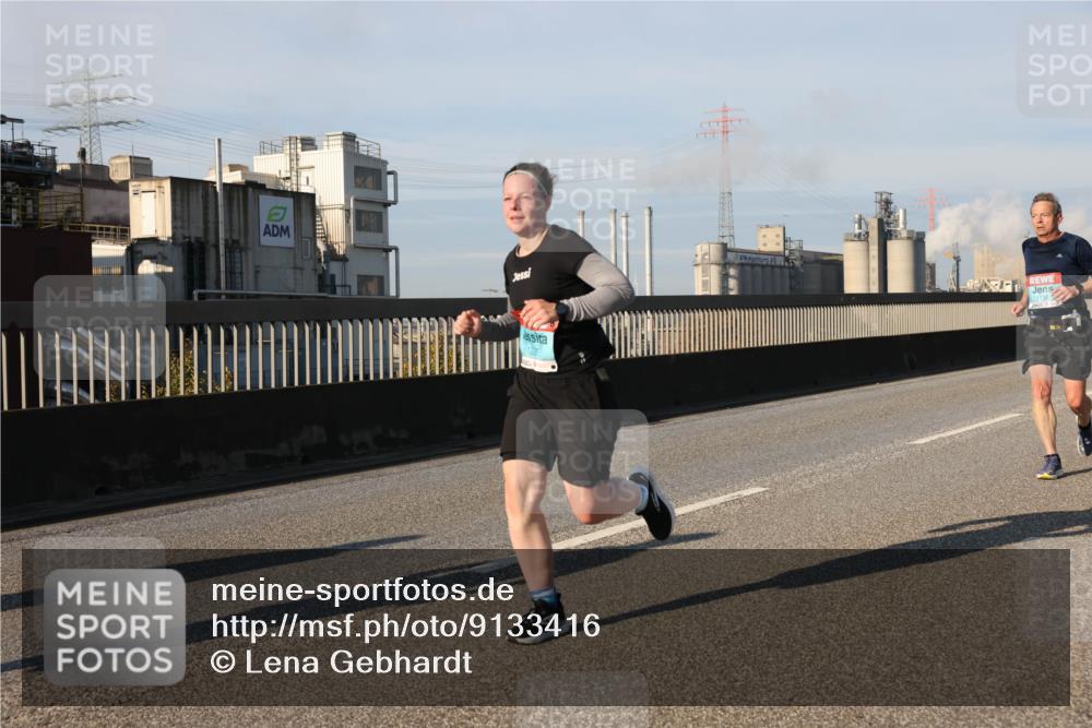 03.10.2025 - Köhlbrandbrückenlauf Lena Gebhardt http://msf.ph/oto/9133416 03.10.2025 09:51:20 Position 2 1739 meine-sportfotos.de