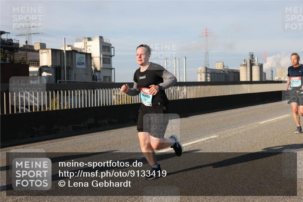 03.10.2025 - Köhlbrandbrückenlauf Lena Gebhardt http://msf.ph/oto/9133419 03.10.2025 09:51:20 Position 2 1335, 1739 meine-sportfotos.de