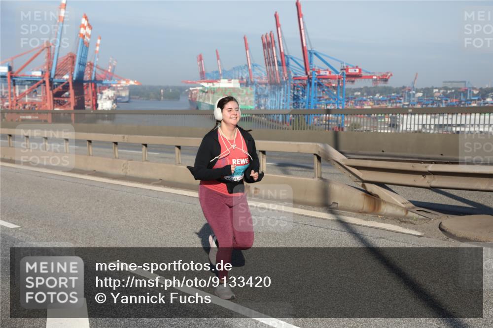 03.10.2025 - Köhlbrandbrückenlauf Yannick Fuchs http://msf.ph/oto/9133420 03.10.2025 09:05:58 Position 2  meine-sportfotos.de
