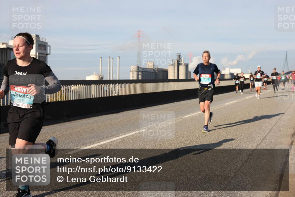 03.10.2025 - Köhlbrandbrückenlauf Lena Gebhardt http://msf.ph/oto/9133422 03.10.2025 09:51:20 Position 2 1335 meine-sportfotos.de